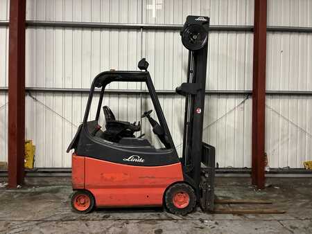 Chariots électriques à 4 roues 2006  Linde E20-02-000 (4)