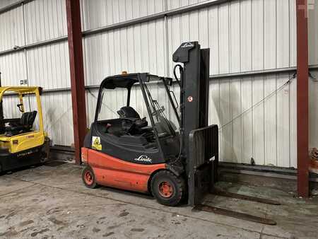 Chariots électriques à 4 roues 2008  Linde E25/02 (6)