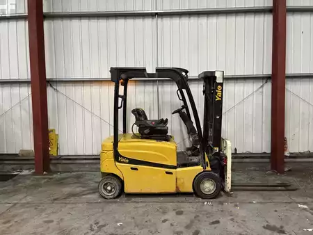 Elektromos 4 kerekű 2017  Yale ERP20VFLWBE2030 (4)