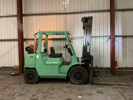 Empilhador a gás 2003  Mitsubishi FG40K (4)