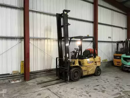 Gázüzemű targoncák 2001  CAT Lift Trucks GP25K (3)