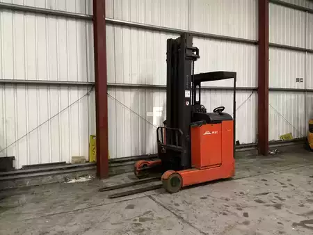 Schubmaststapler 2002  Linde R20P (2)