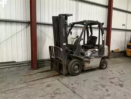 Carrelli elevatori diesel 2011  Nissan Y1D2A25Q (2)