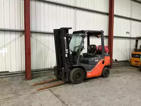 Carrelli elevatori GPL 2022  Toyota 02-8FGF25 (4)