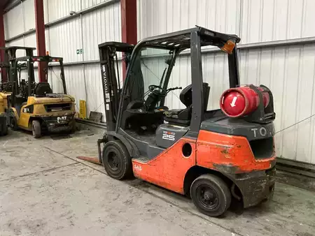 Carrelli elevatori GPL 2022  Toyota 02-8FGF25 (5)
