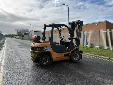 Empilhador a gás 2006  Samuk SF35L (6)