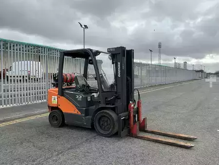 Gasoltruck 2019  Doosan G33P-7 (6)