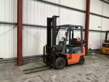 LPG Forklifts 1996  Nissan PJ01A15U (2)