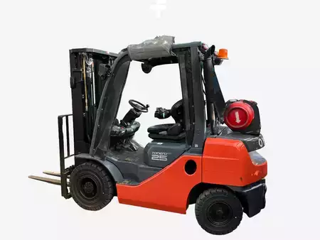 Gas gaffeltruck 2017  Toyota 608FGF25 (1)