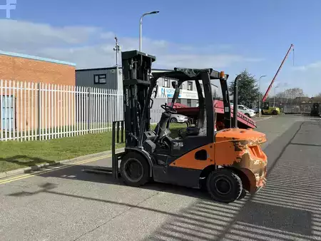 Carretilla elevadora diésel 2020  Doosan D35C-7 (2)