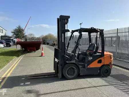 Carretilla elevadora diésel 2020  Doosan D35C-7 (3)