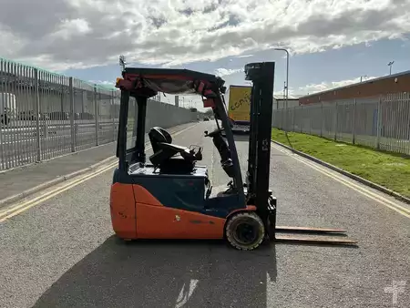 Elektro tříkolové VZV 2013  Toyota 8FBET18 (5)