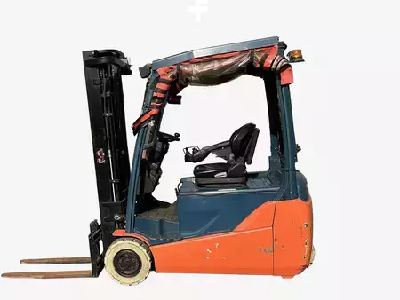 Carrelli elettrici 3 ruote 2013  Toyota 8FBET18 (1)