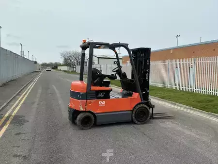 Eléctrica de 4 ruedas 2008  Toyota 7FBMF25 (5)