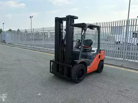 Dieselový VZV 2021  Toyota 52-8FDF30 (2)