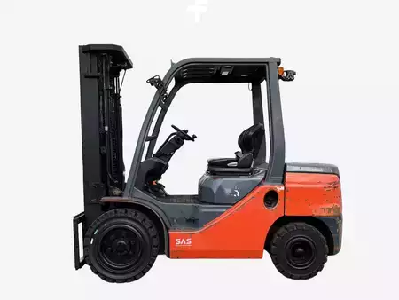 Dieselový VZV 2021  Toyota 52-8FDF30 (1)