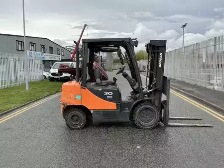 Dízel targoncák 2011  Doosan D30S-5 (5)