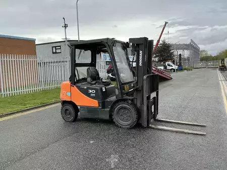 Dízel targoncák 2011  Doosan D30S-5 (6)