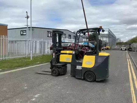 VZV pro práci v úzk.uličkách-retrakt 2011  Aisle Master 15E (3)