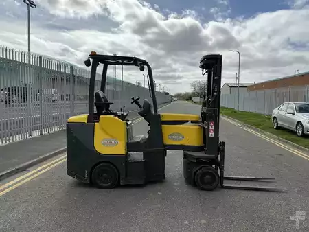 VZV pro práci v úzk.uličkách-retrakt 2011  Aisle Master 15E (4)