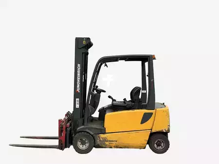 Electric - 4 wheels 2005  Jungheinrich EFG320 (1)