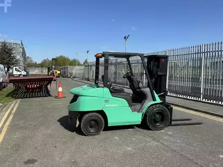 Dízel targoncák 2010  Mitsubishi FD30N (3)