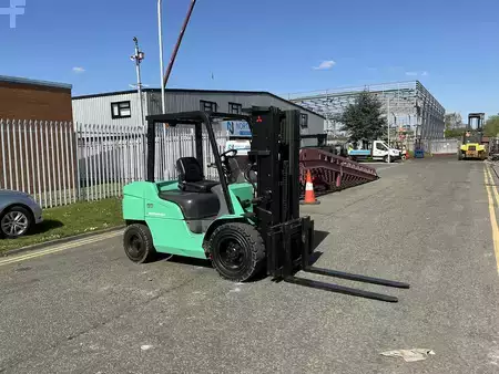 Dízel targoncák 2010  Mitsubishi FD30N (6)