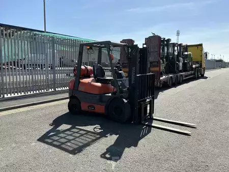 Gasoltruck 1999  Toyota 42-6FG25 (5)