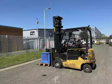Eléctrica de 4 ruedas 2016  Yale ERP25VLE3145 (3)