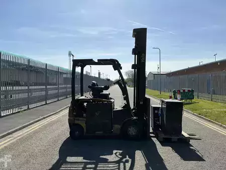 Eléctrica de 4 ruedas 2016  Yale ERP25VLE3145 (4)