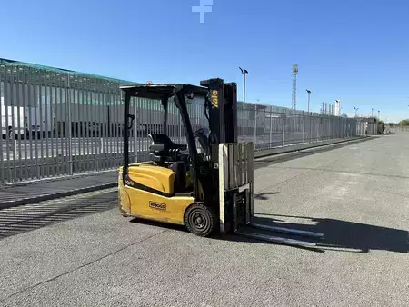 Elektro tříkolové VZV 2014  Yale ERP16VTMWBE2130 (4)