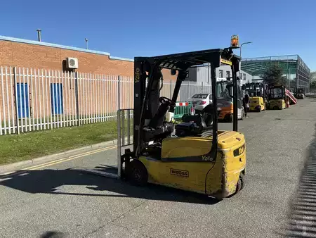 Elektro tříkolové VZV 2014  Yale ERP16VTMWBE2130 (5)