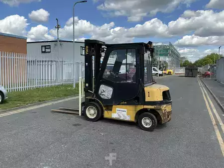 Empilhador diesel 2019  Yale GDP25MXV2420 (2)