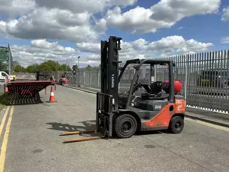 Gasoltruck 2021  Toyota 02-8FGF25 (3)