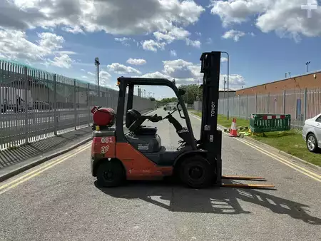 Gasoltruck 2021  Toyota 02-8FGF25 (4)