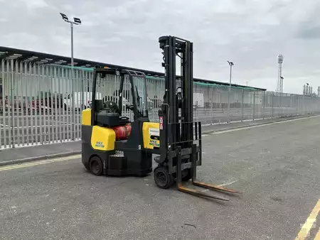 Kääntökelkkatrukki 2019  Aisle Master 20NG (6)