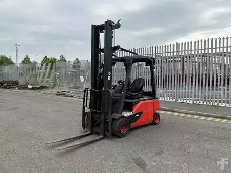 Carrelli elettrici 4 ruote 2014  Linde E20PL-02 (2)