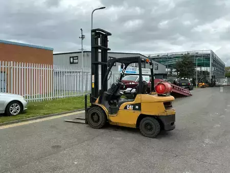 Chariots élévateurs GPL 2012  CAT Lift Trucks GP30N (2)