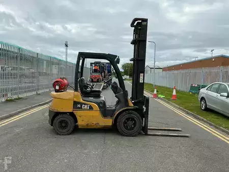 Chariots élévateurs GPL 2012  CAT Lift Trucks GP30N (3)