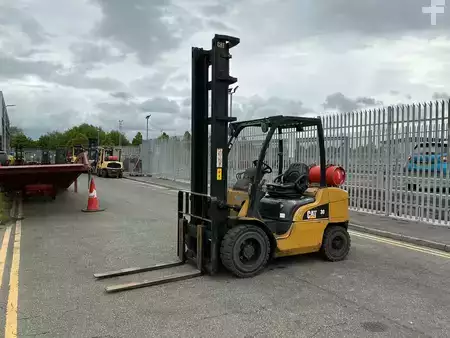 Chariots élévateurs GPL 2012  CAT Lift Trucks GP30N (4)