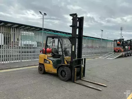 Chariots élévateurs GPL 2012  CAT Lift Trucks GP30N (5)