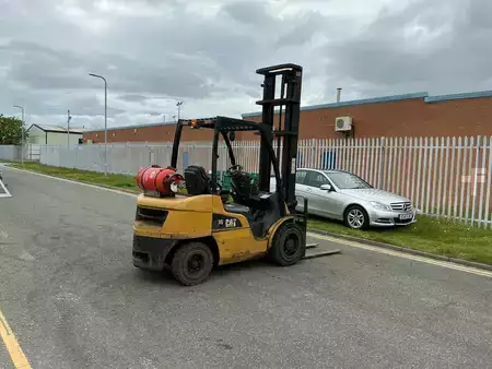Chariots élévateurs GPL 2012  CAT Lift Trucks GP30N (6)
