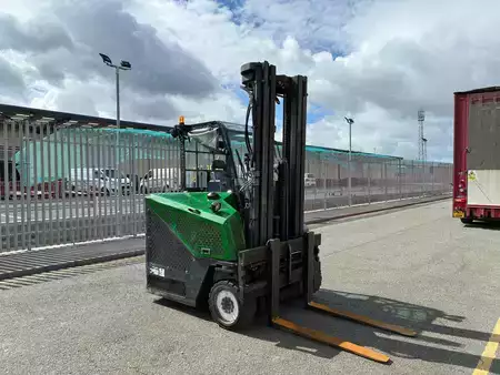Chariots multidirectionnels 2014  Combilift CB4000 (7)