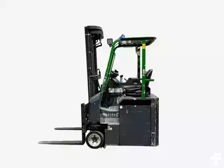 Chariots multidirectionnels 2019  Combilift CBE 3000 (1)