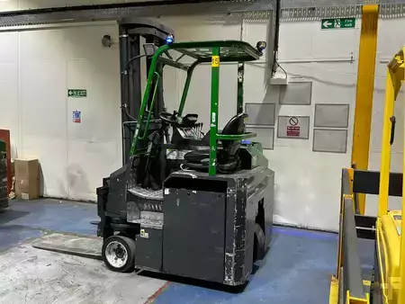 Chariots multidirectionnels 2019  Combilift CBE 3000 (2)