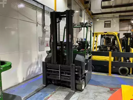 Chariots multidirectionnels 2019  Combilift CBE 3000 (4)