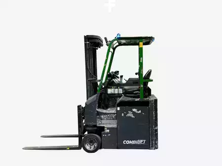 Chariots multidirectionnels 2019  Combilift CBE 3000 (1)