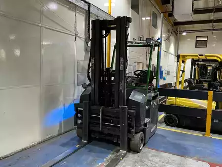 Chariots multidirectionnels 2019  Combilift CBE 3000 (3)