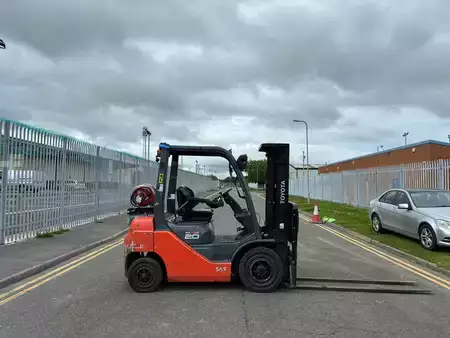 Nestekaasutrukki 2019  Toyota 02-8FGF20 (2)