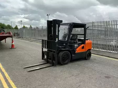 Dieselstapler 2019  Doosan D40SC-7 (5)